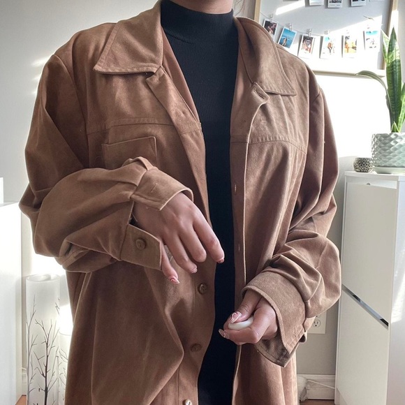 Gorgeous oversized button down top - Picture 3 of 3